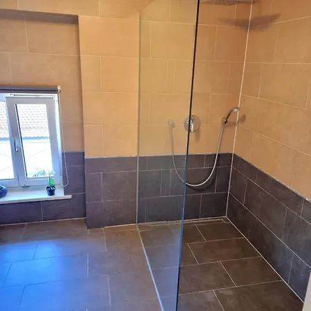 Leo11 Apartament